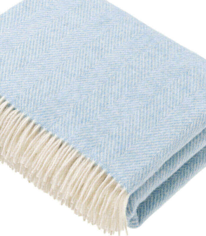 Plaid Laine Mérinos Chevrons Bleu Ciel 140 x 185 cm, B at Home, confort haut de gamme