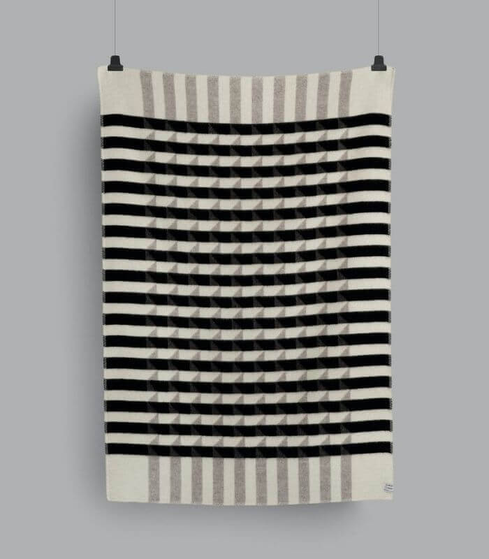 Plaid Pure Laine Design Kvam Gris 135 x 200 cm, Roros Tweed, gros plan sur la matière