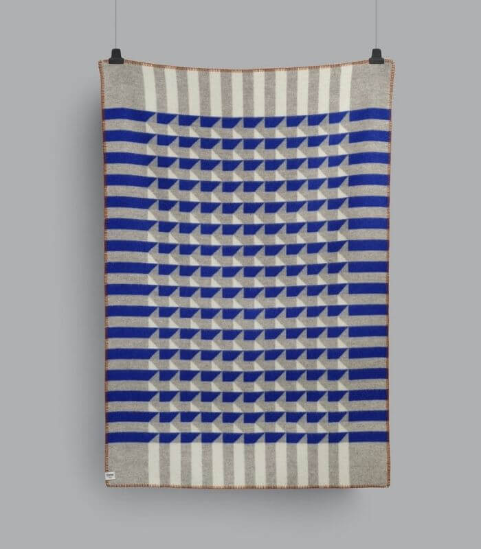 Plaid Pure Laine Design Kvam Bleu 135 x 200 cm, Roros Tweed, confort haut de gamme