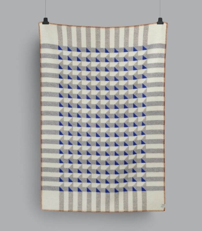 Plaid Pure Laine Design Kvam Bleu 135 x 200 cm, Roros Tweed, gros plan sur la matière
