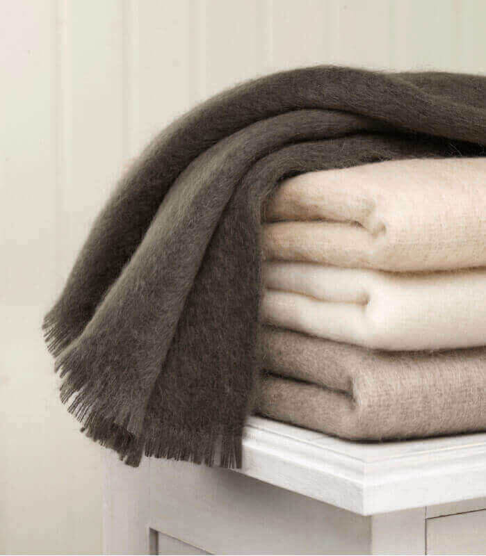 Plaid Mohair Blanc Cassé Naturel Luxe 140 x 180 cm, B at Home, ambiance cocooning