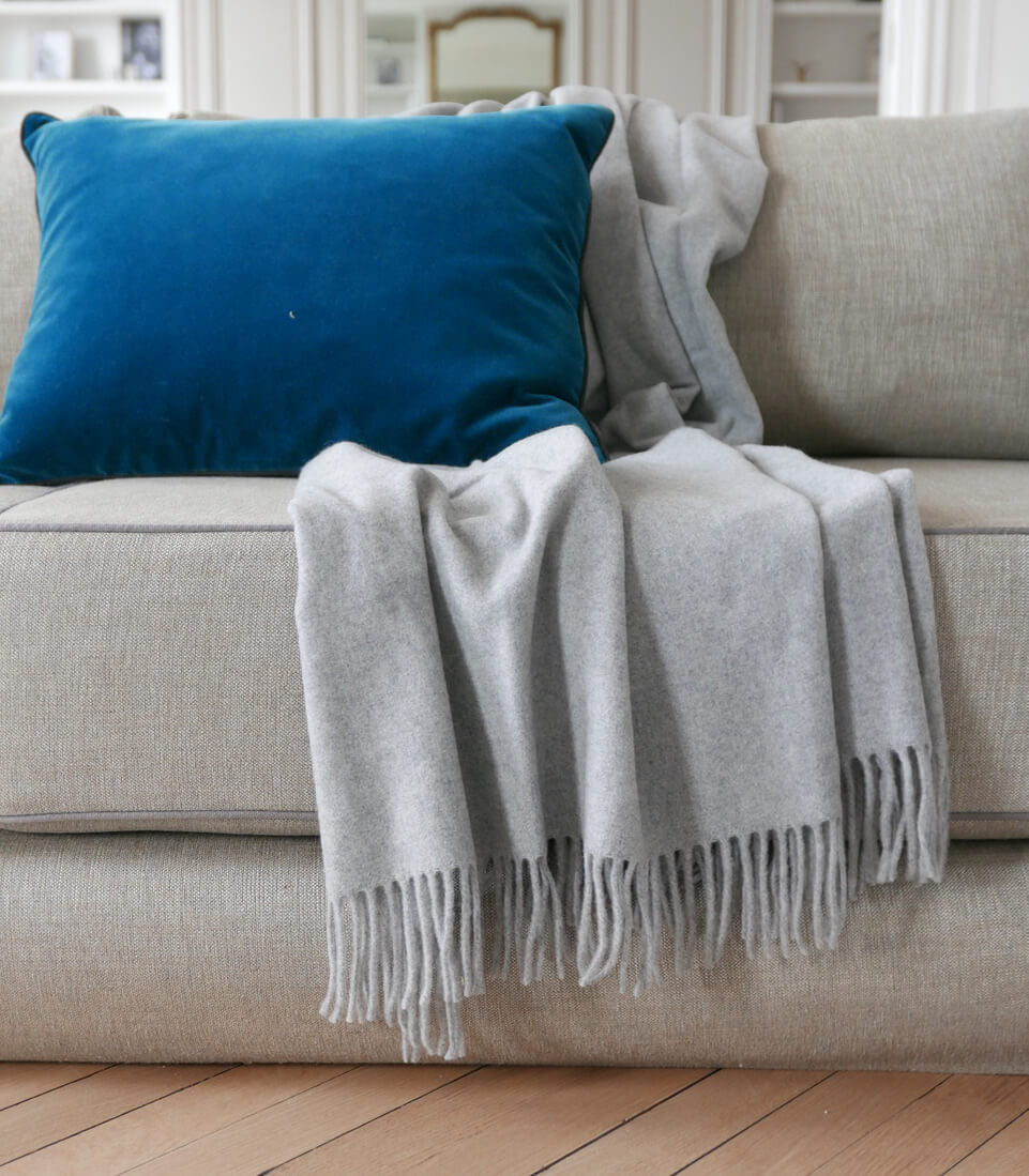 Plaid 100% Cachemire Gris 140 x 210 cm, Plaid Addict, gros plan sur la matière