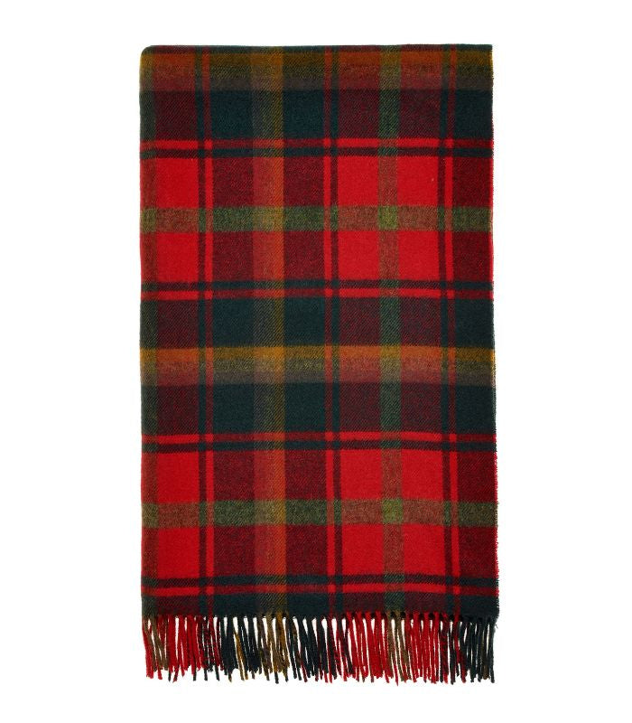 Plaid Écossais Dark Maple - format 140 X 185 cm drapé sur canapé