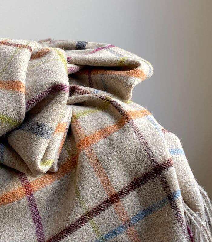 Plaid Laine Mérinos Color Code Beige - en Laine Mérinos - tissé en une très belle laine mérinos