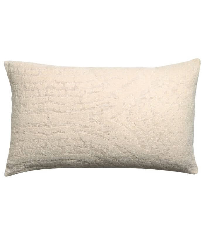 Coussin Coton Ines Crème, Vivaraise, drapé sur un canapé