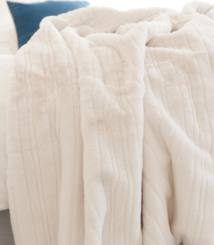 Plaid/Couvre-Lit Fausse Fourrure Blanc Ivoire 170 x 220cm, Plaid Addict, ambiance cocooning