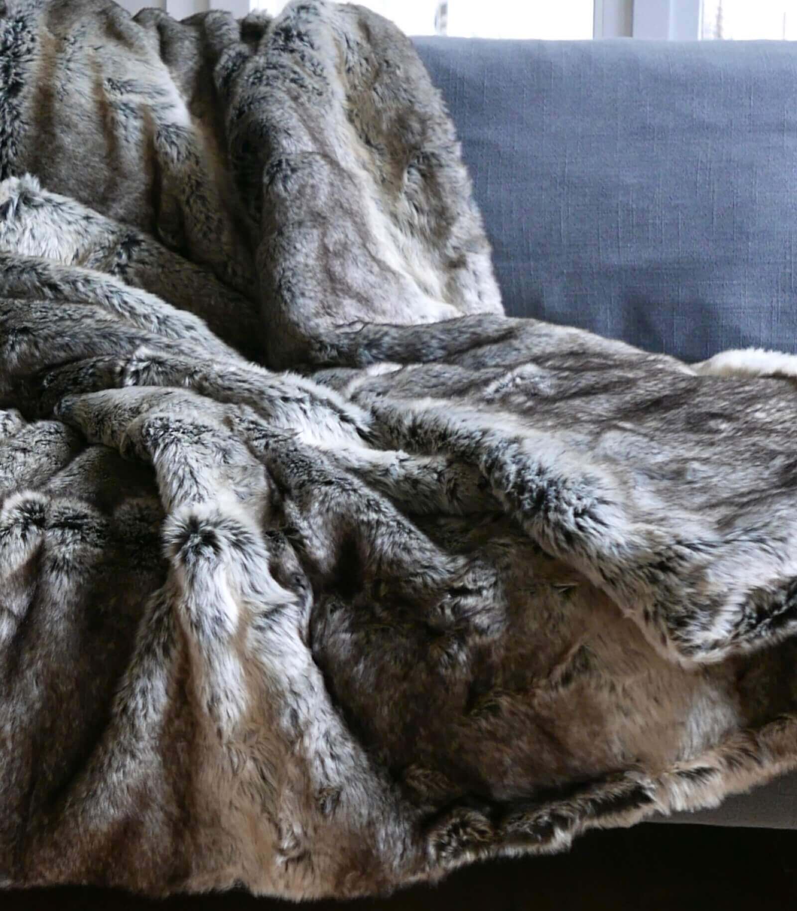 Plaid Couverture en Fausse Fourrure Grizzly 130 x 170 cm, Plaid Addict