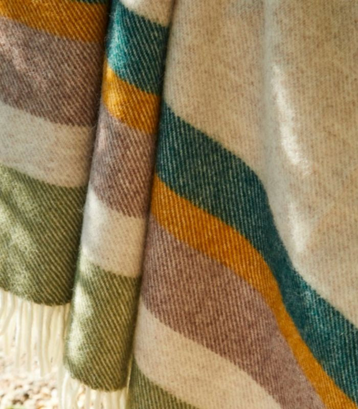 Plaid Pure Laine Alaska Earth 130 x 183 cm, The Mill, gros plan sur la matière
