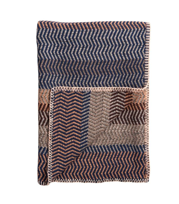 Plaid Pure Laine FRI Rose, Bleu et Brun 150 x 200 cm, Roros Tweed, confort haut de gamme