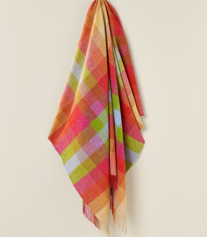 Plaid Laine Carreaux Sunshine 140 x 185 cm, B at Home, gros plan sur la matière