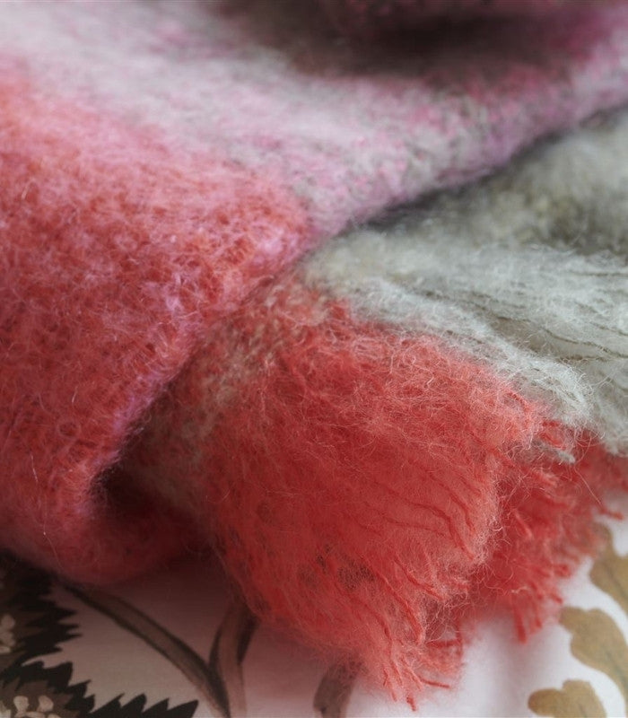 Plaid Mohair Fontaine Beige et Rose 130 x 190 cm, Designers Guild, ambiance cocooning