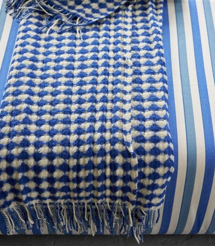 Plaid Laine Landowne Bleu 130 x 190 cm, Designers Guild, gros plan sur la matière