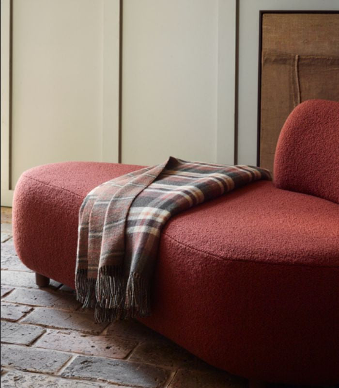 Plaid Laine Écossais Réversible Luxe Vert et Brun 140 x 190 cm, Johnstons of Elgin, gros plan sur la matière