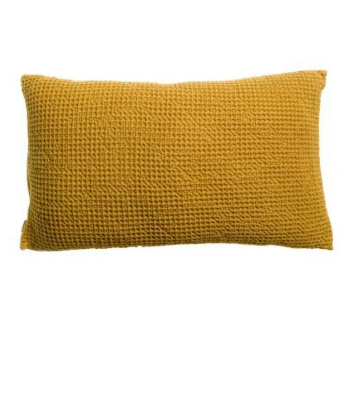 Coussin Coton MAIA Jaune Safran, Vivaraise, gros plan sur la matière