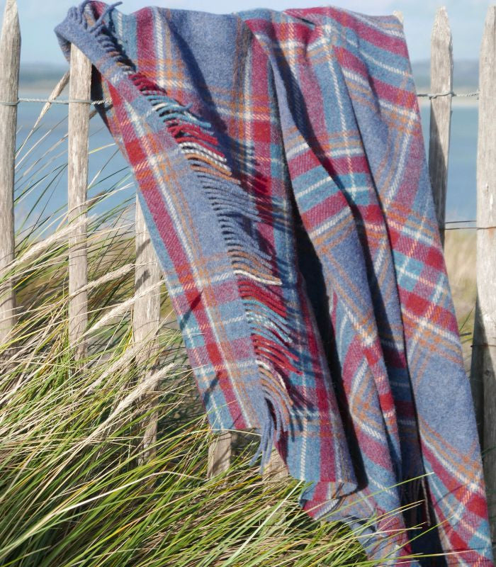 Plaid Pure Laine Ecossais Stewart Bleu 136 x 180 cm, John Hanly, ambiance cocooning