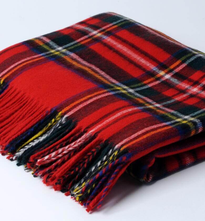 Plaid Écossais Rouge Royal Stewart 140 x 185cm, B at Home, tissé en Angleterre