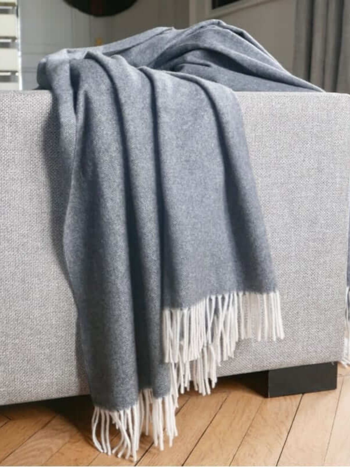 CASHMERE THROWS