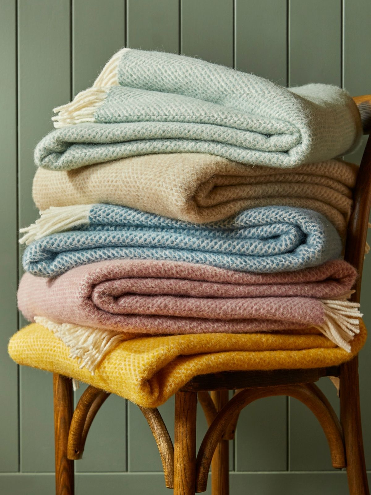 WOOL THROWS